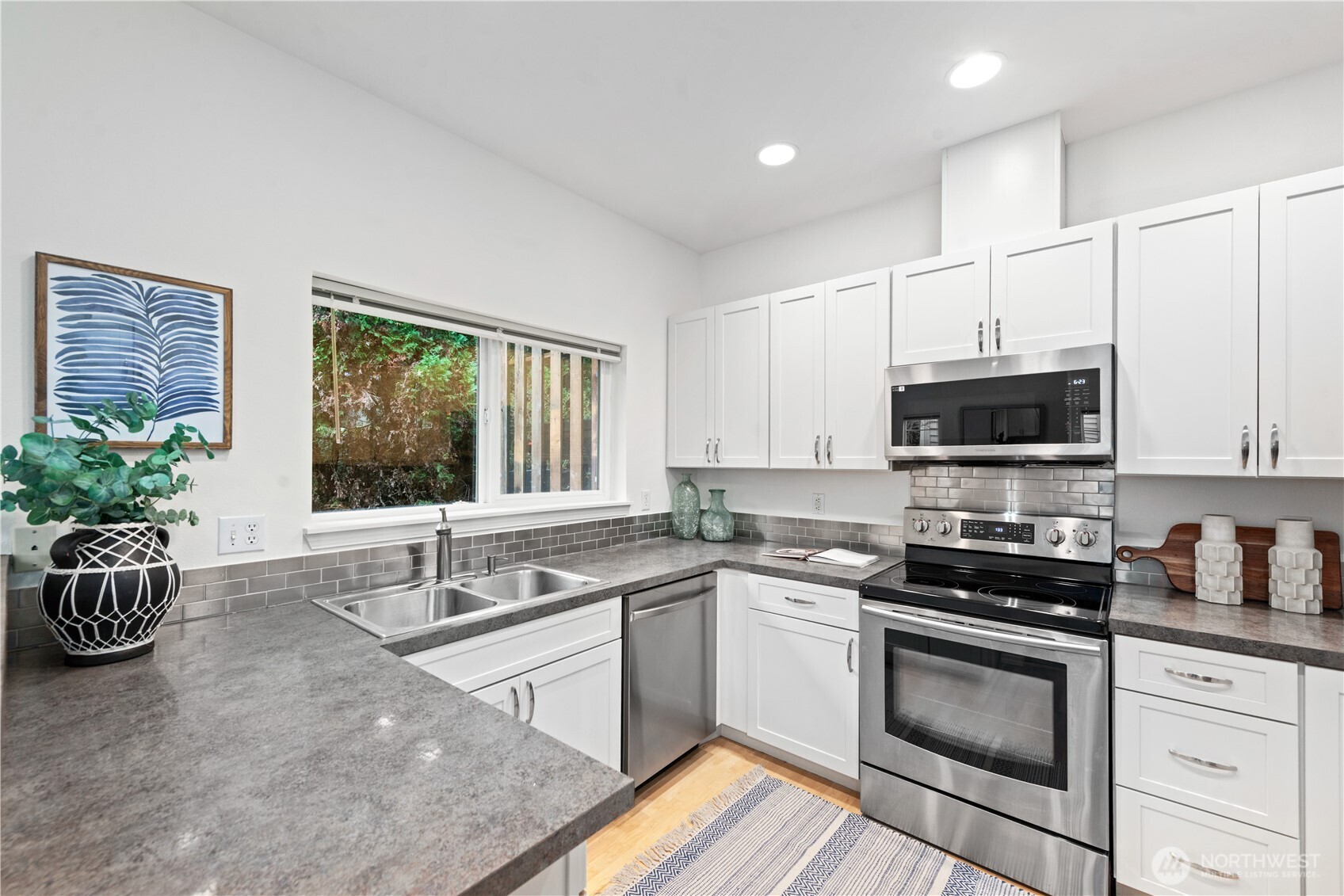 562 S 51st Court