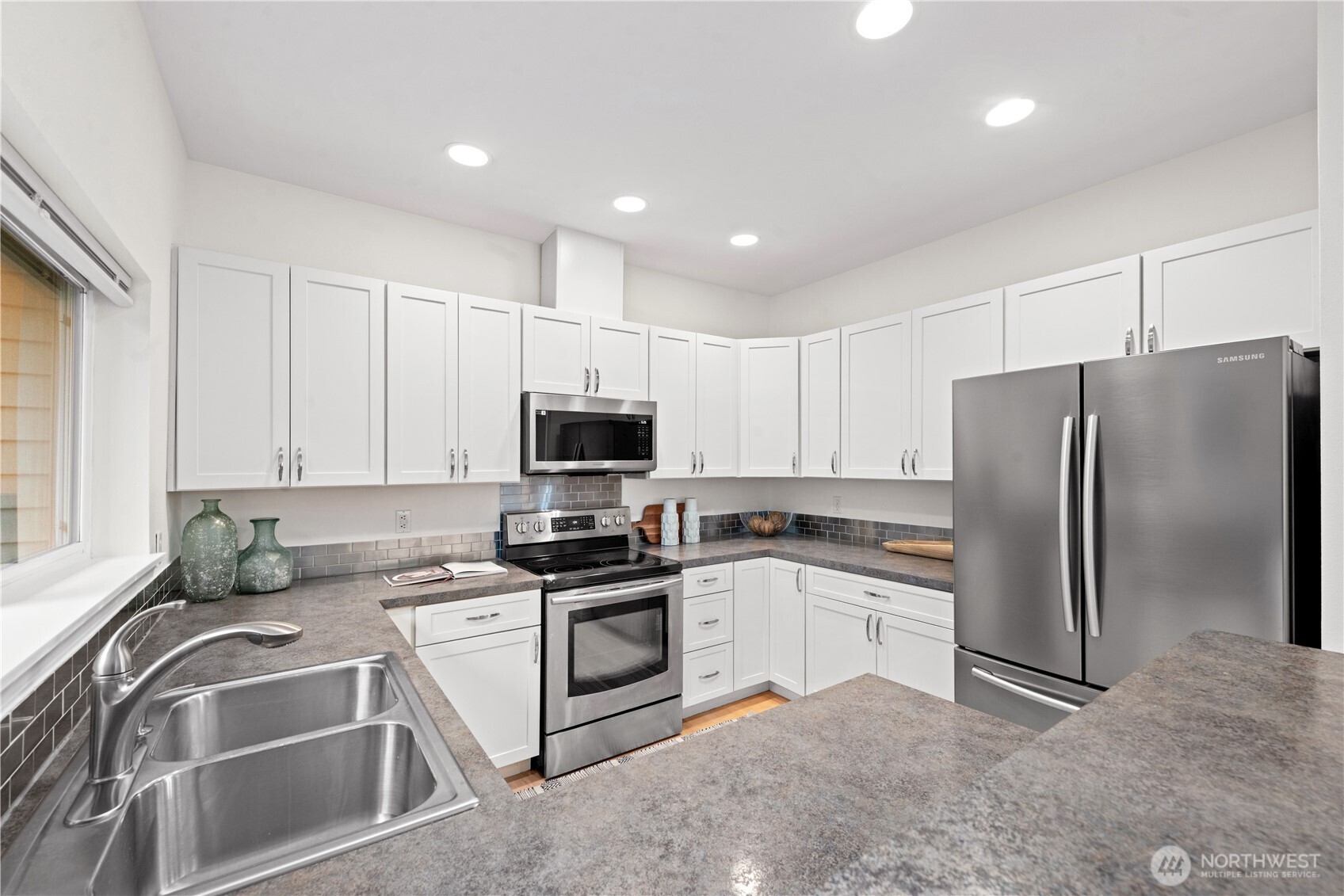 562 S 51st Court