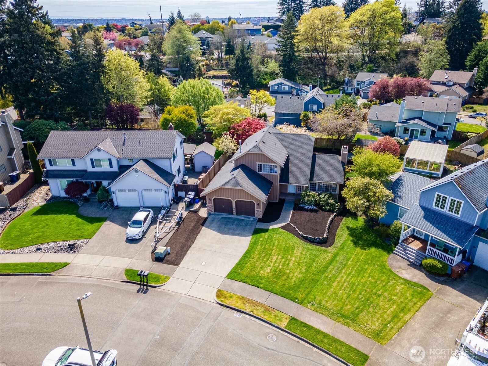 3734 Braeburn Drive NE