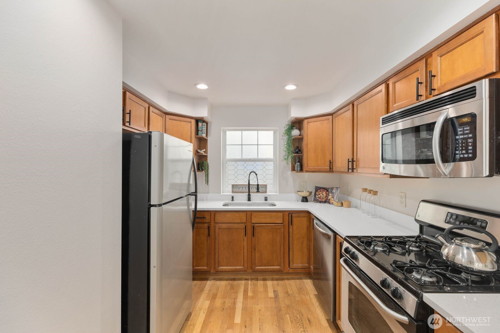 13810 Greenwood Avenue N Unit: D
