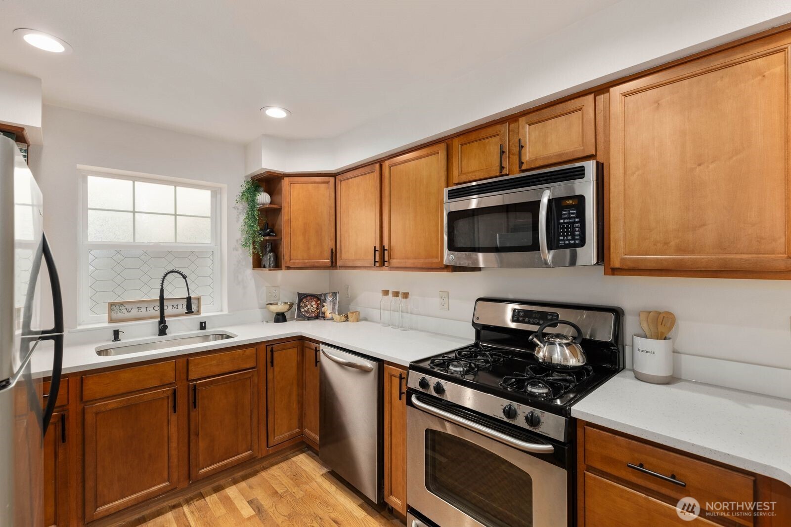 13810 Greenwood Avenue N Unit: D
