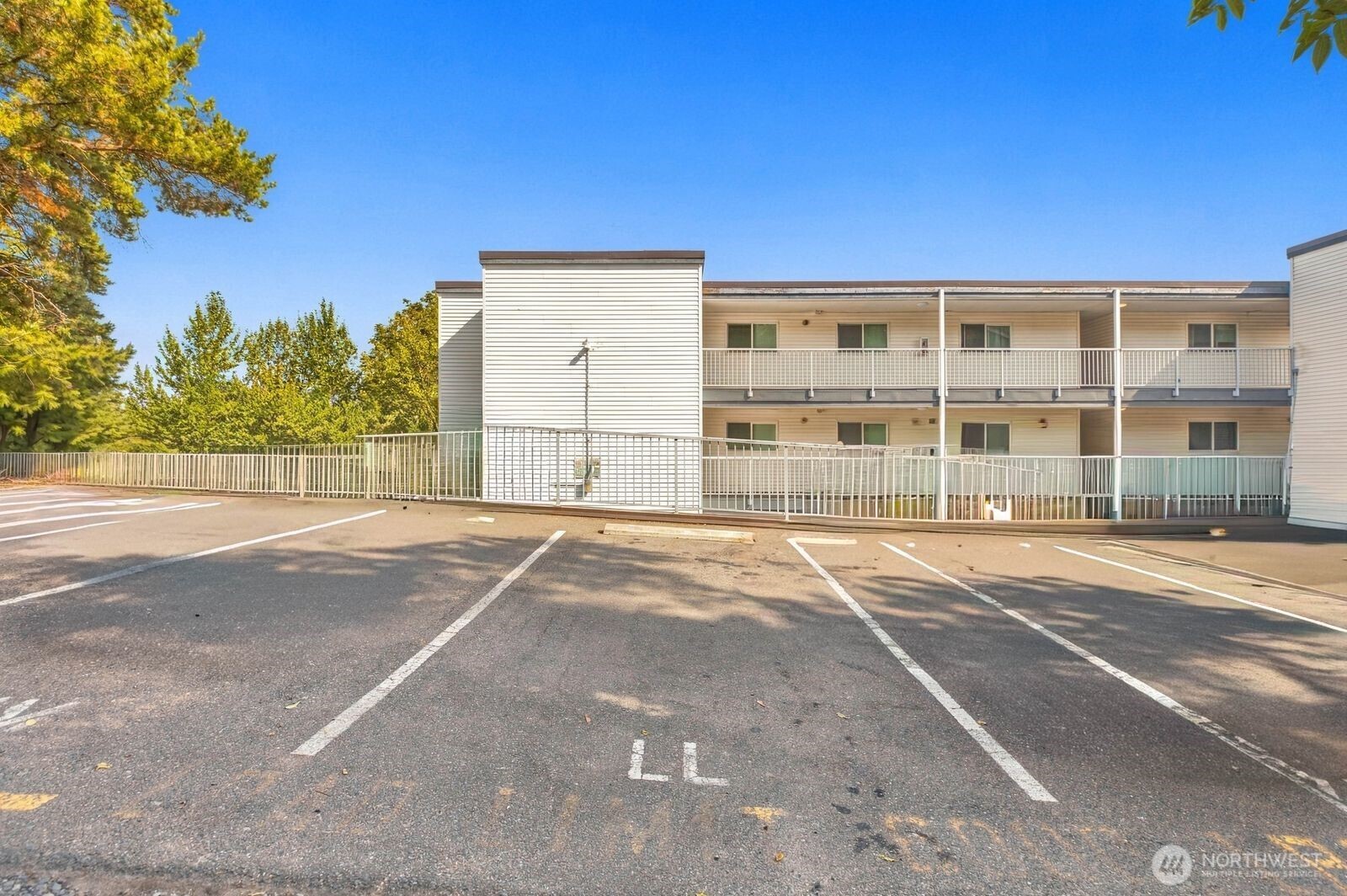 762 Hayes Street Unit: 23