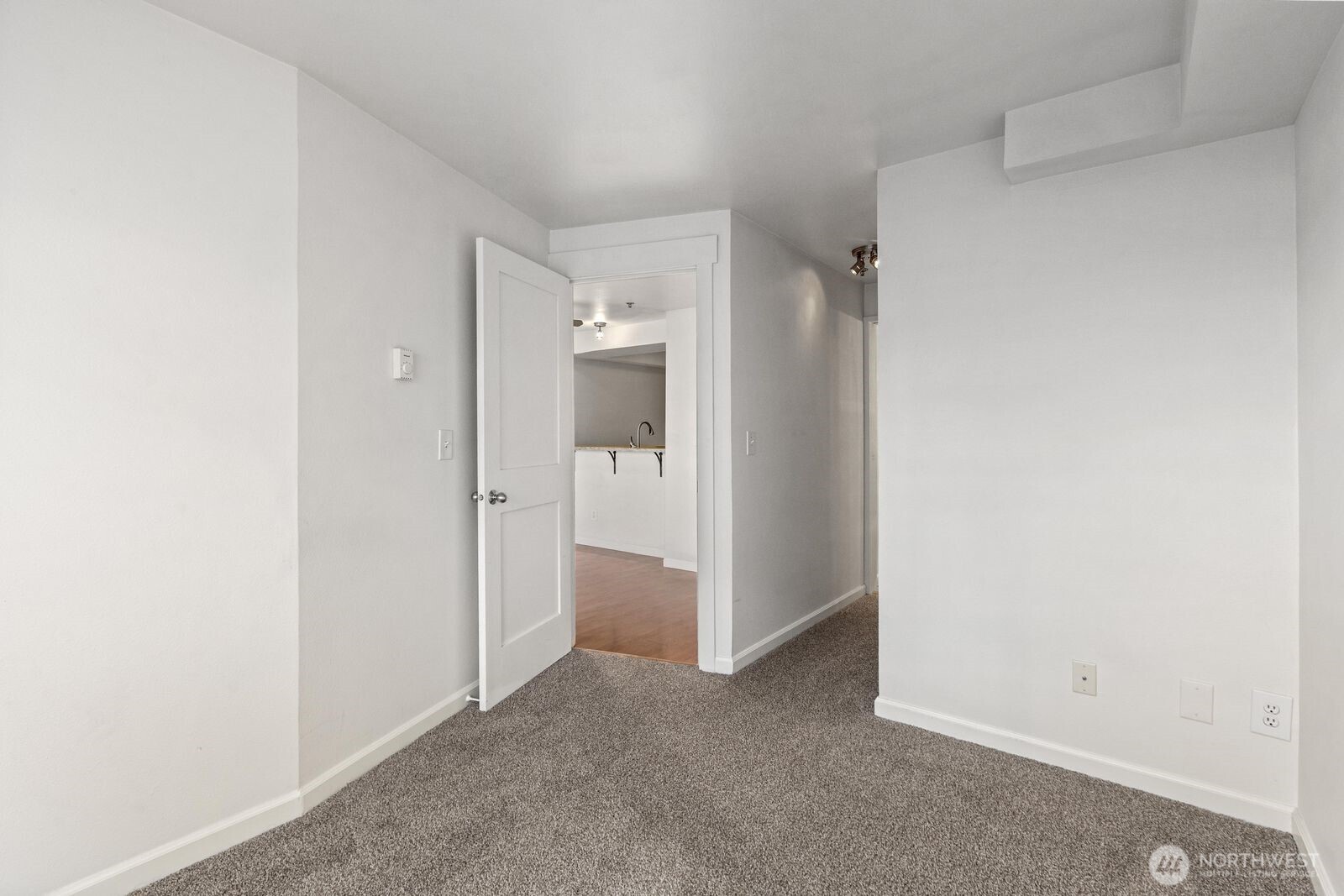 530 Melrose Avenue E Unit: 507