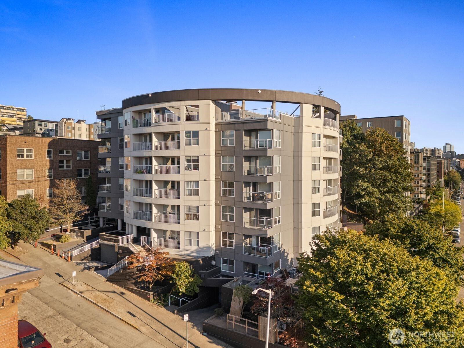 530 Melrose Avenue E Unit: 507