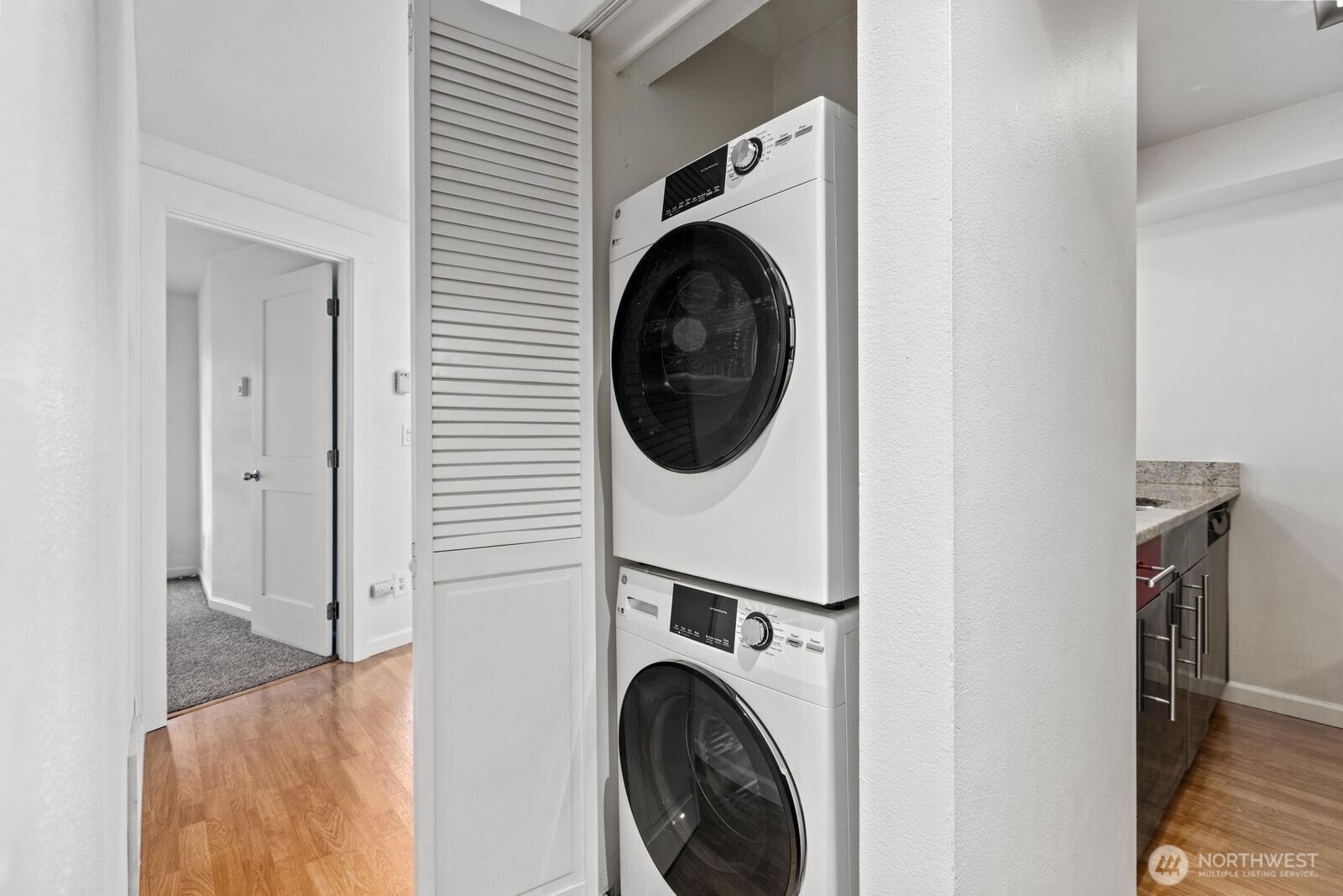 530 Melrose Avenue E Unit: 507