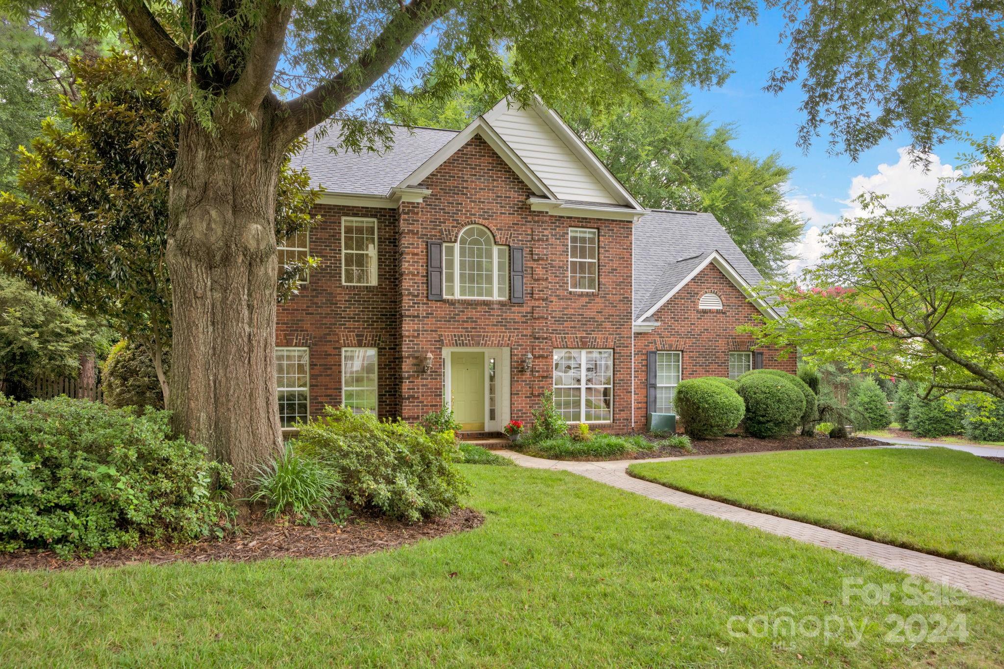 15805 Kinlocke Drive