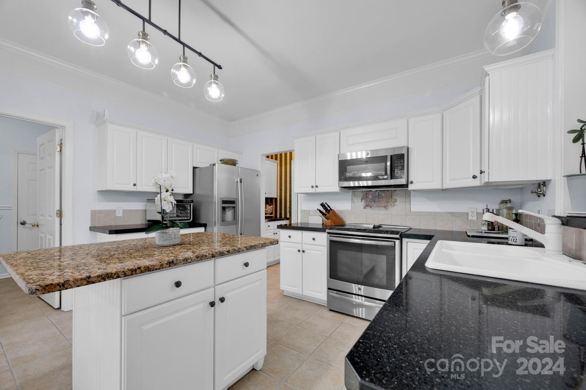 15805 Kinlocke Drive