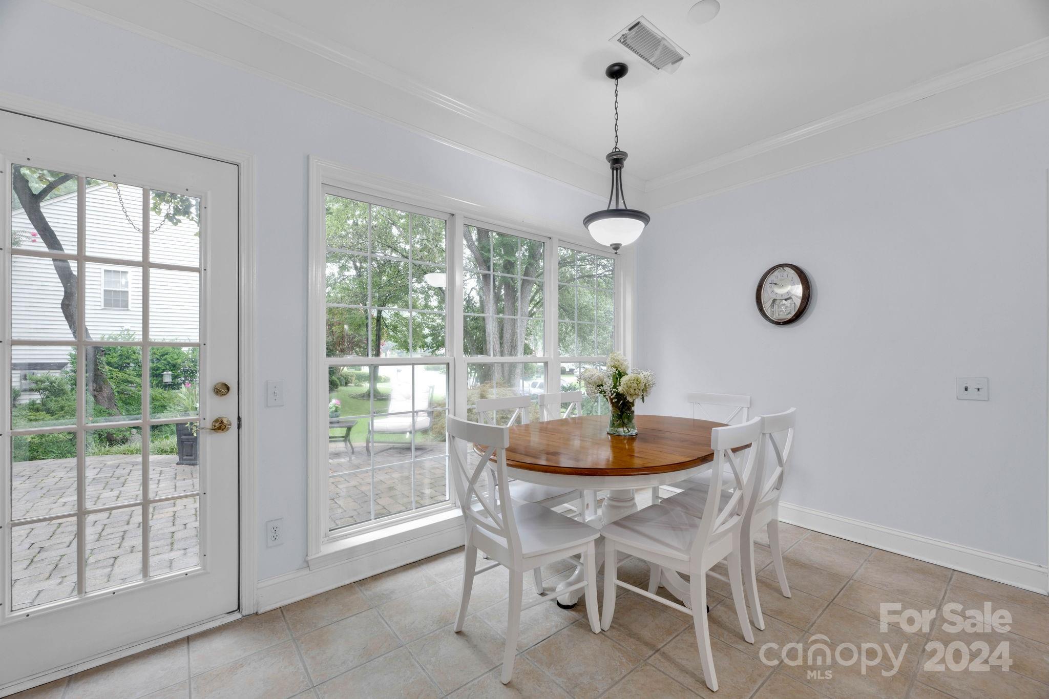 15805 Kinlocke Drive