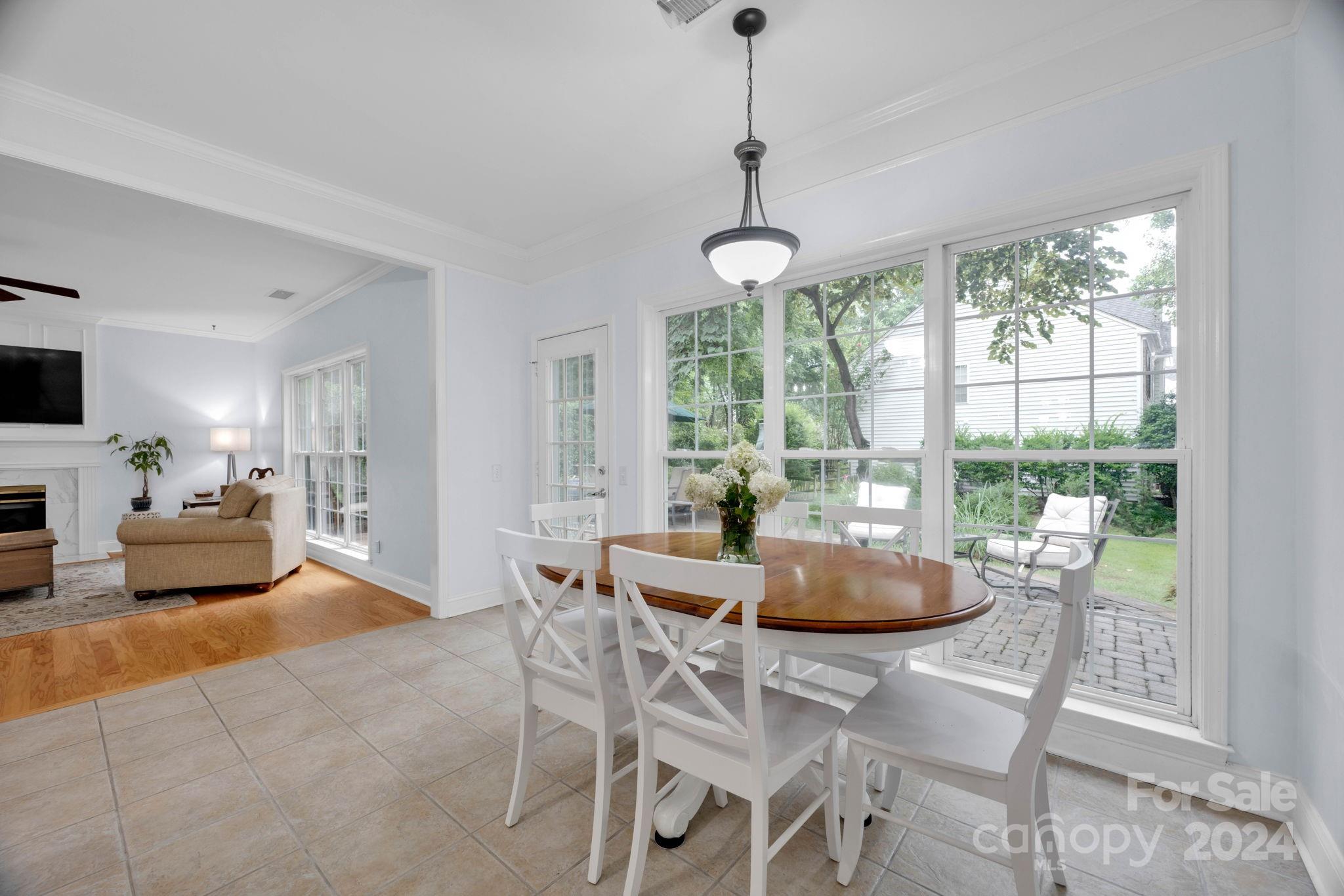 15805 Kinlocke Drive