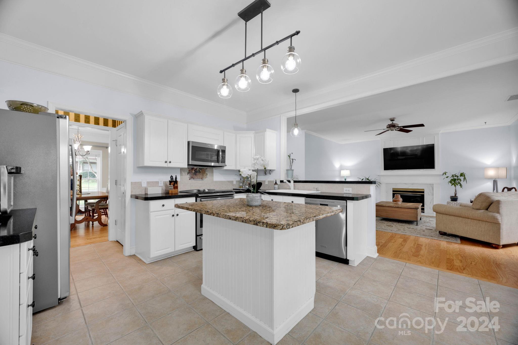 15805 Kinlocke Drive