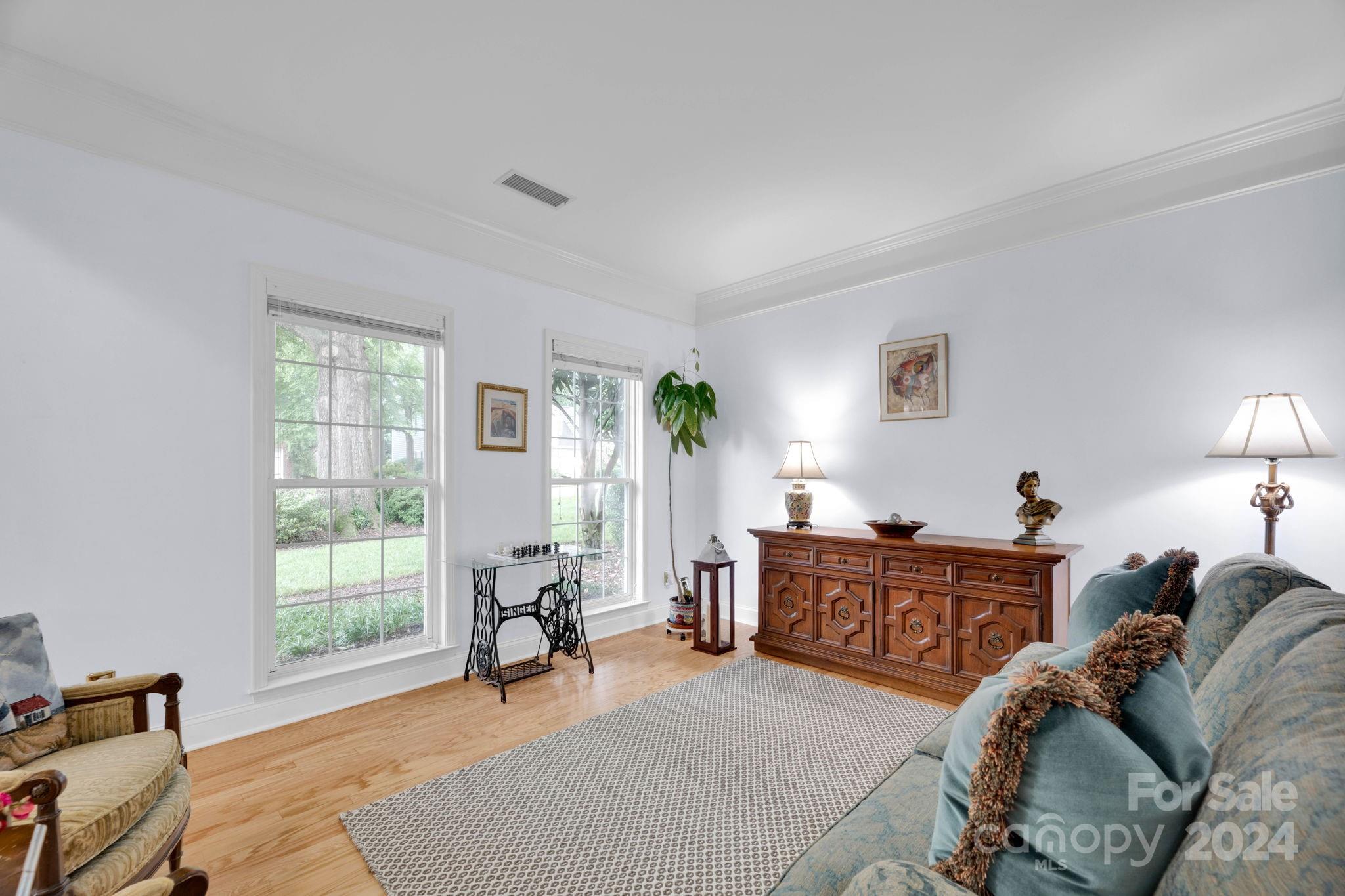 15805 Kinlocke Drive