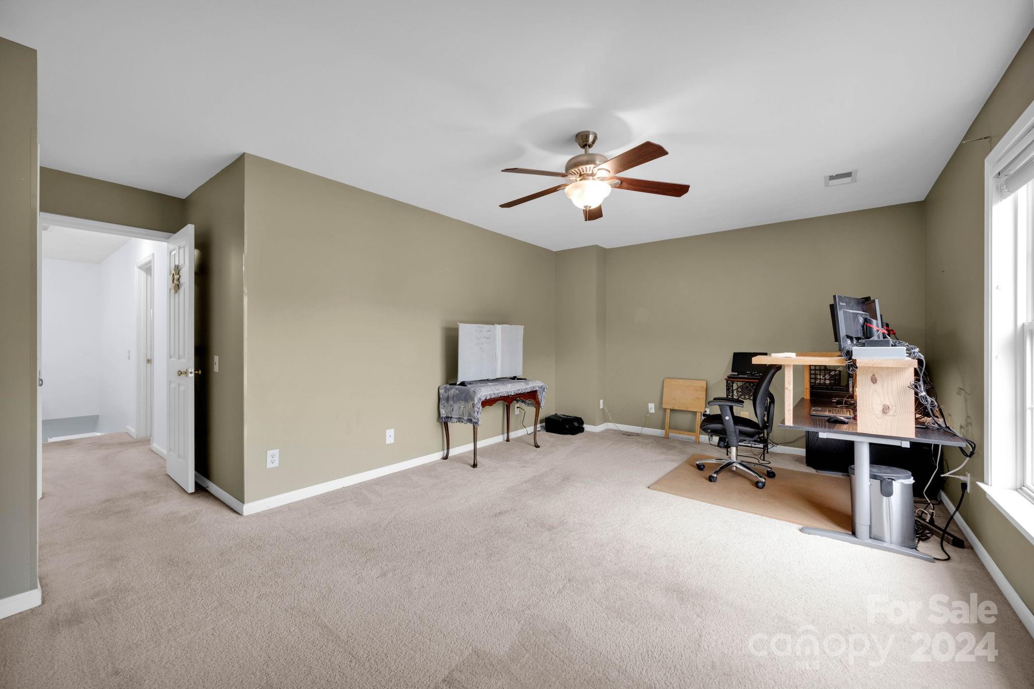 15805 Kinlocke Drive