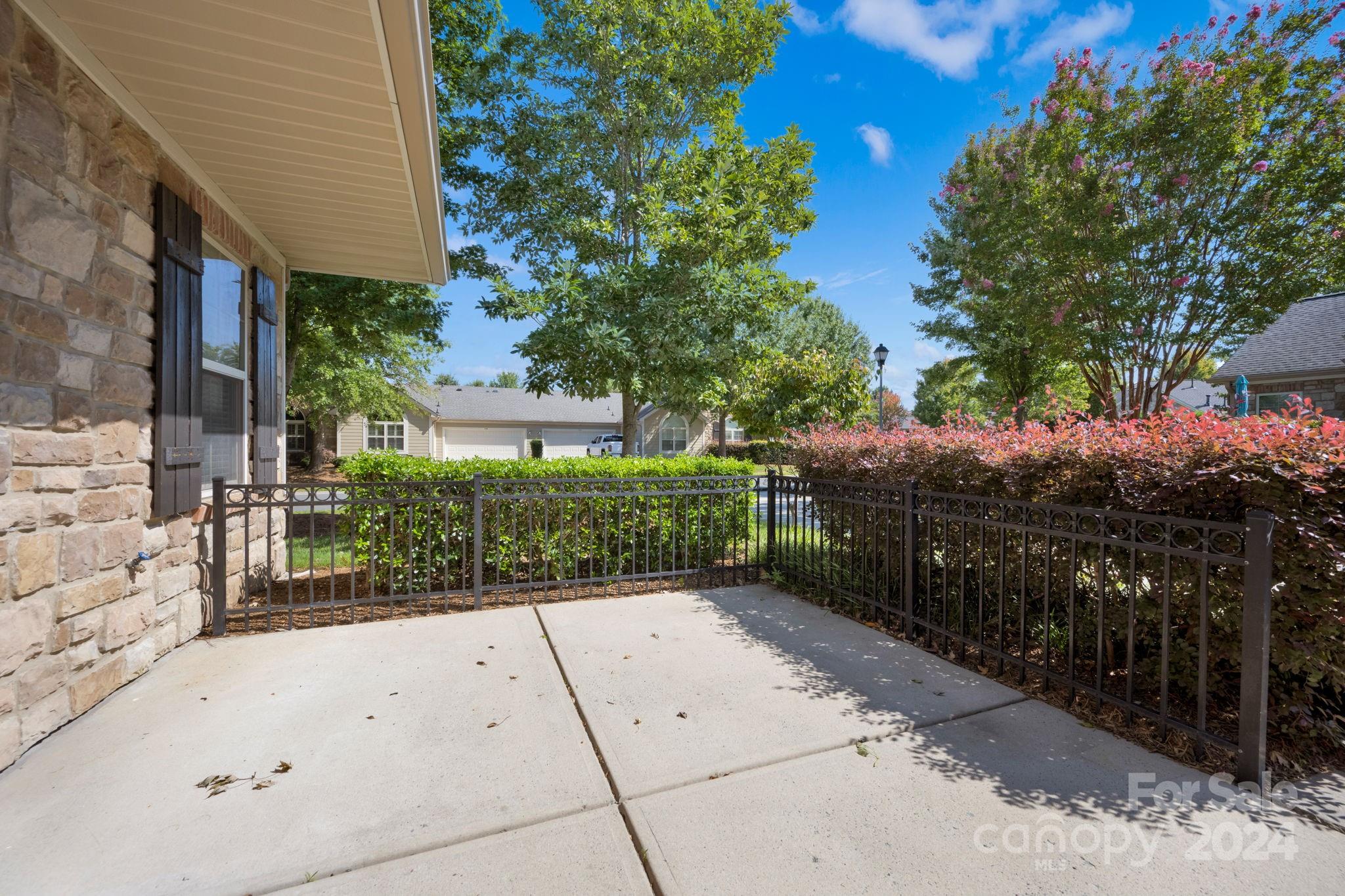 866 Ledgestone Court