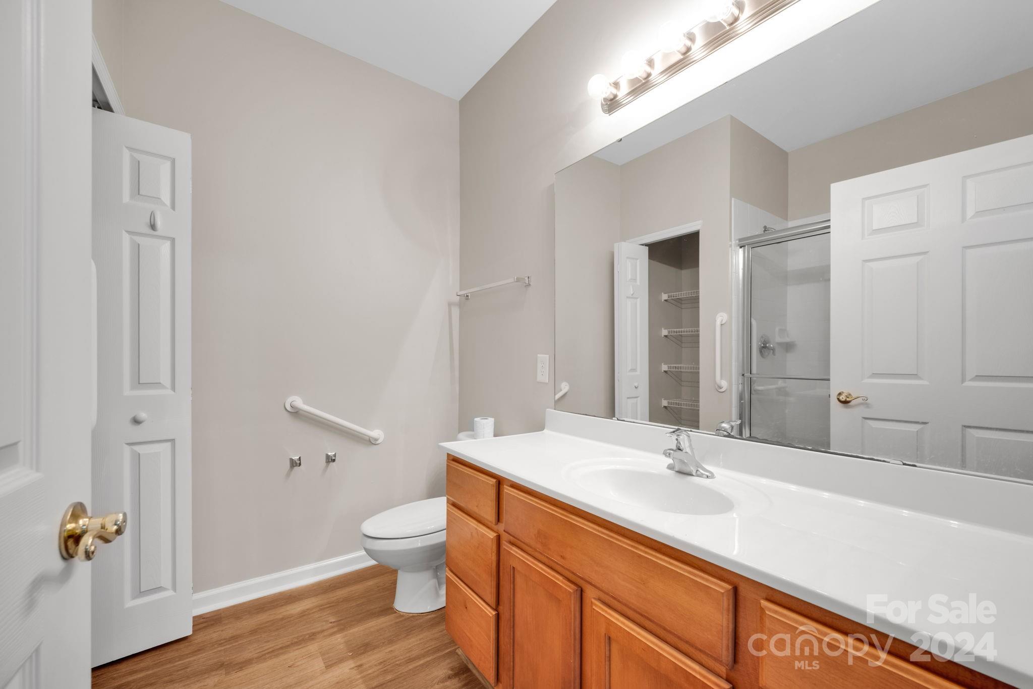 866 Ledgestone Court