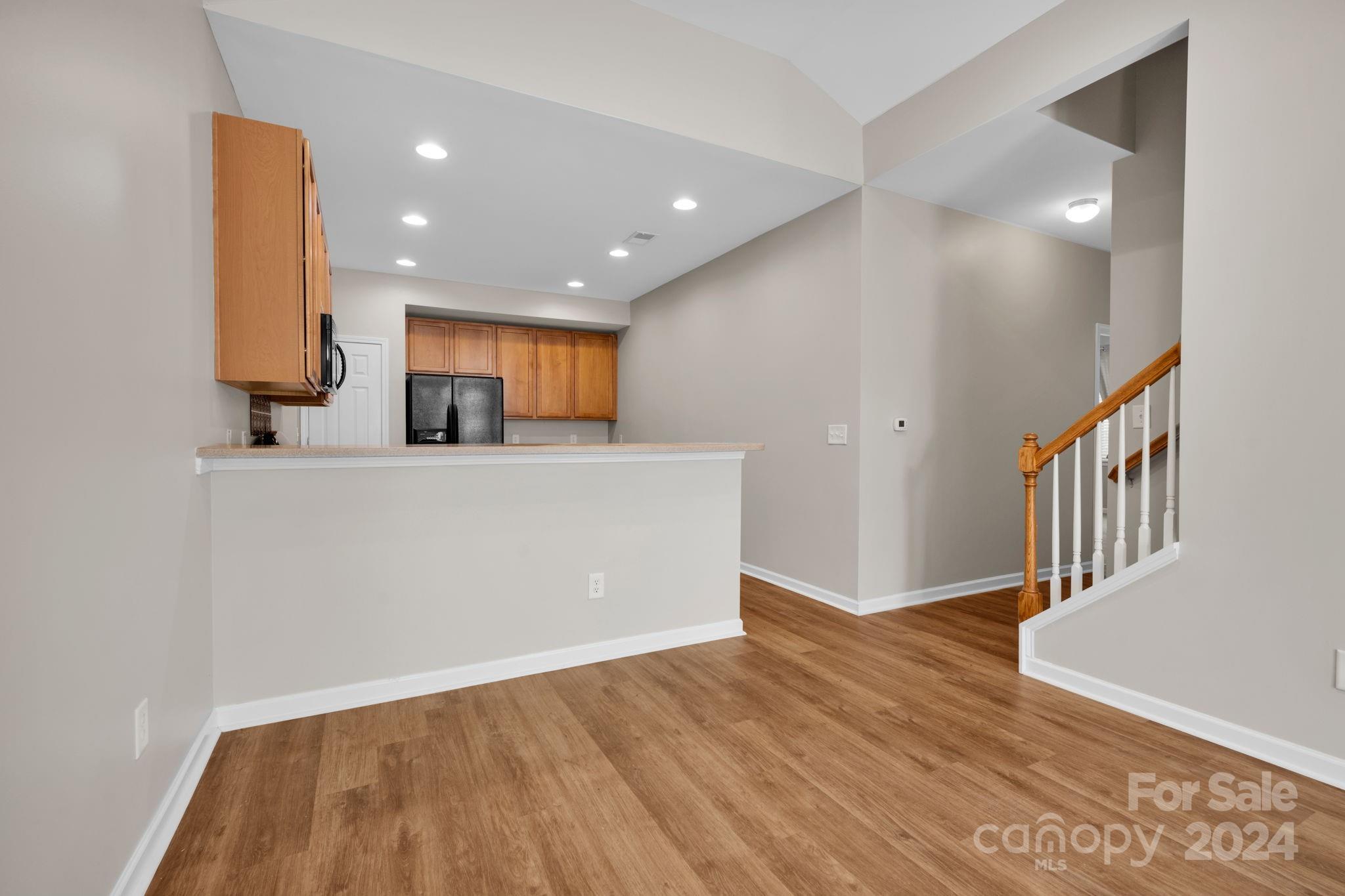 866 Ledgestone Court