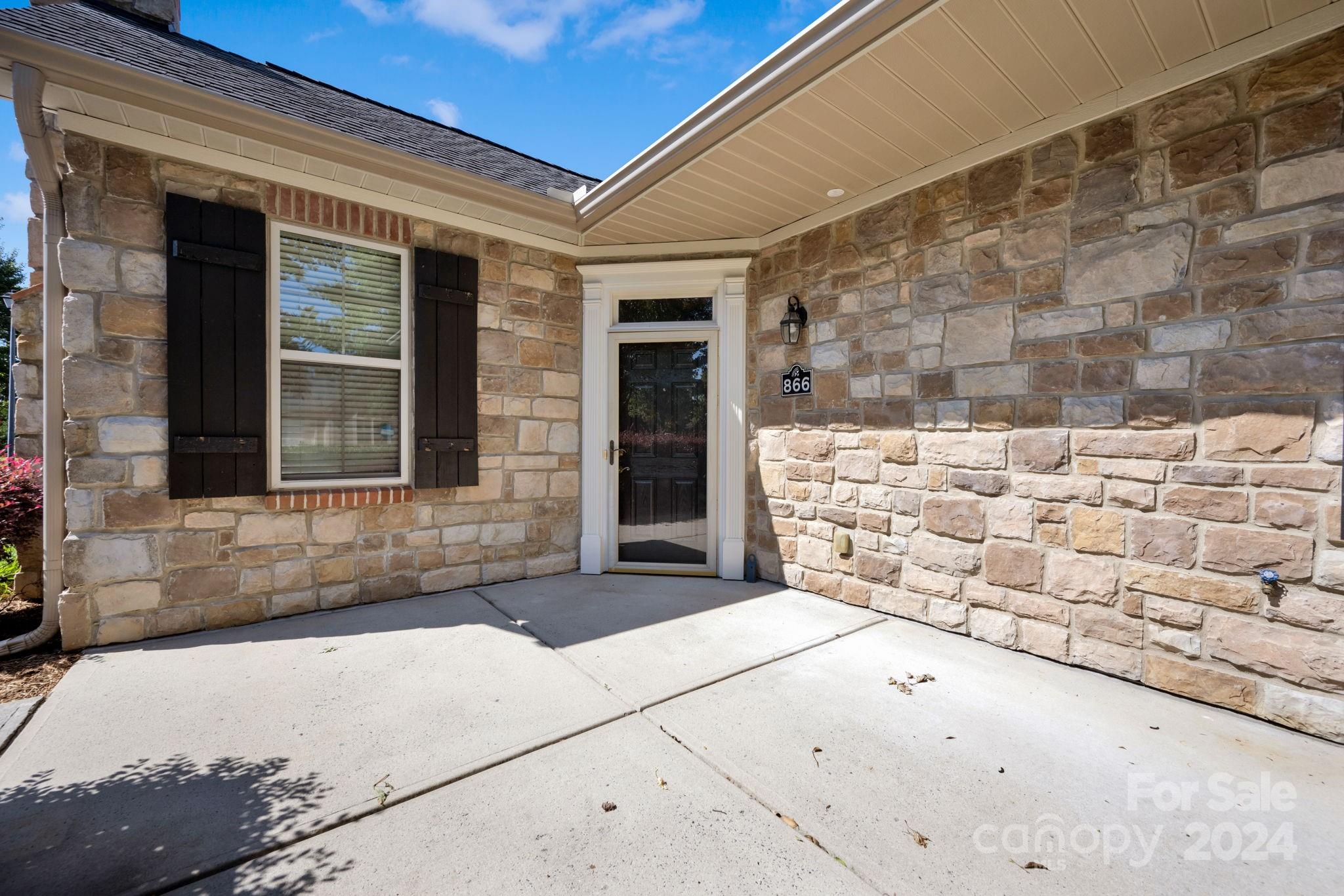866 Ledgestone Court