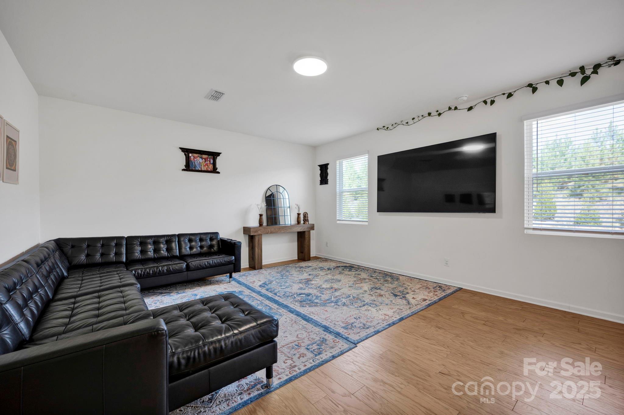2712 Trinity Street