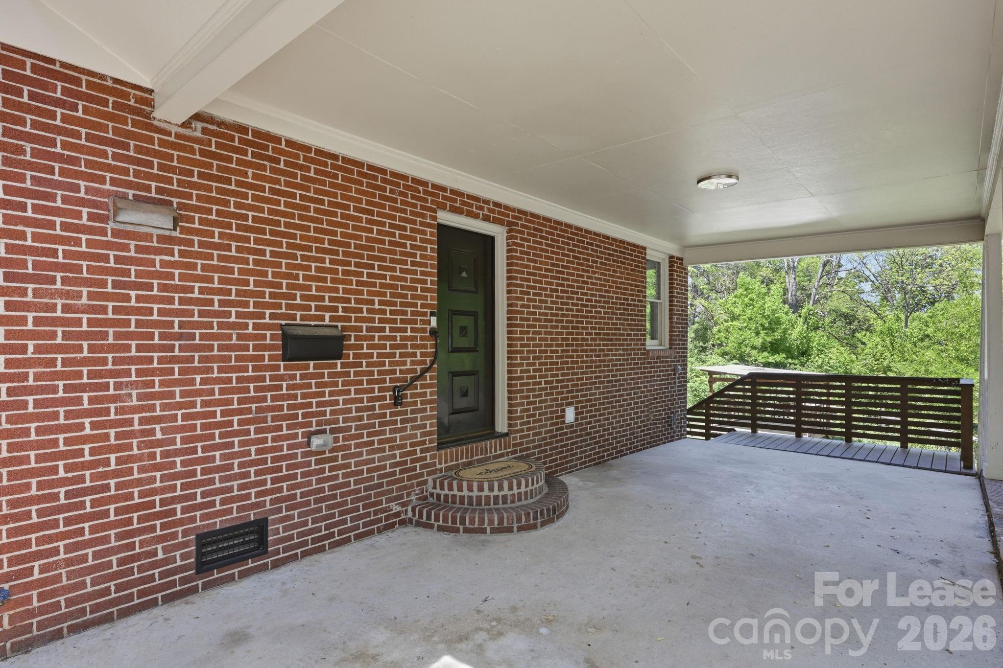 335 E Sumner Street