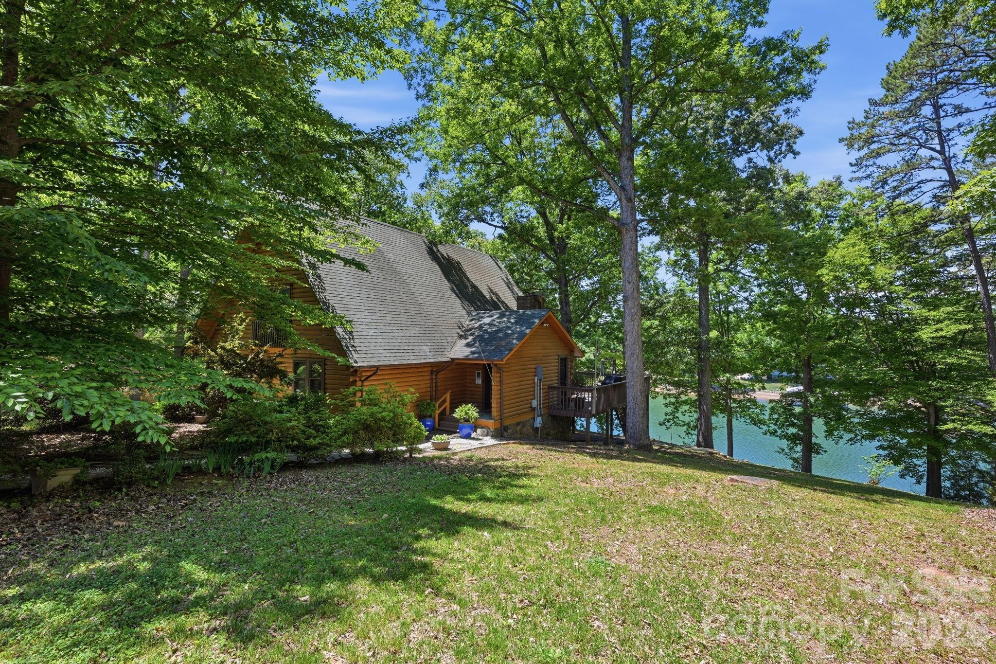 3779 Chevlot Hills Road