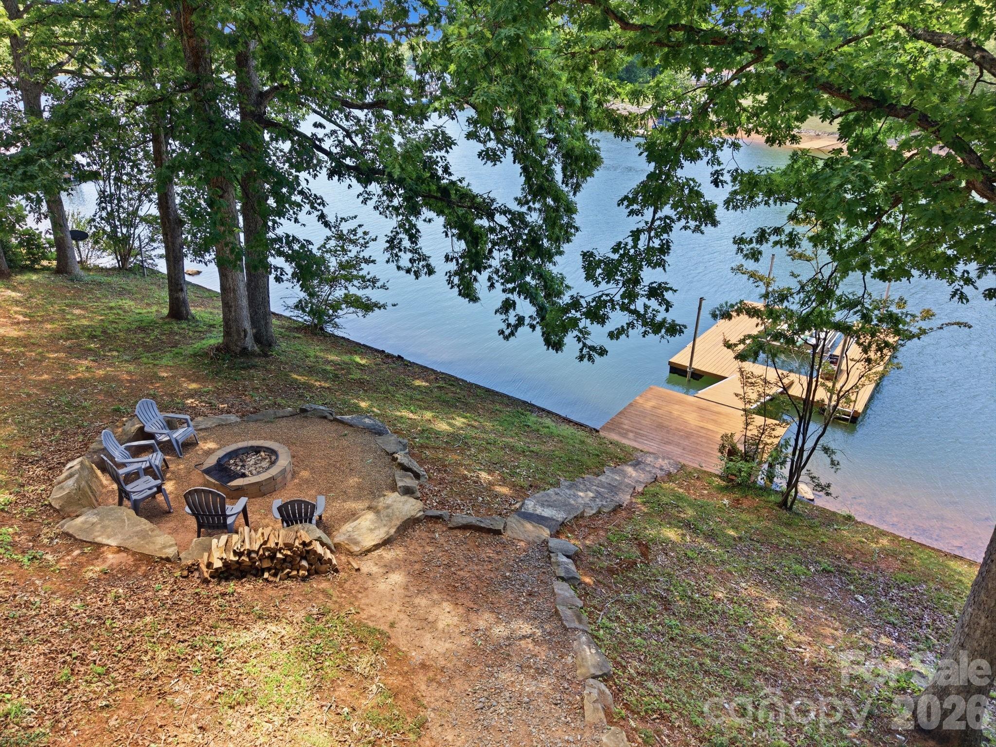 3779 Chevlot Hills Road