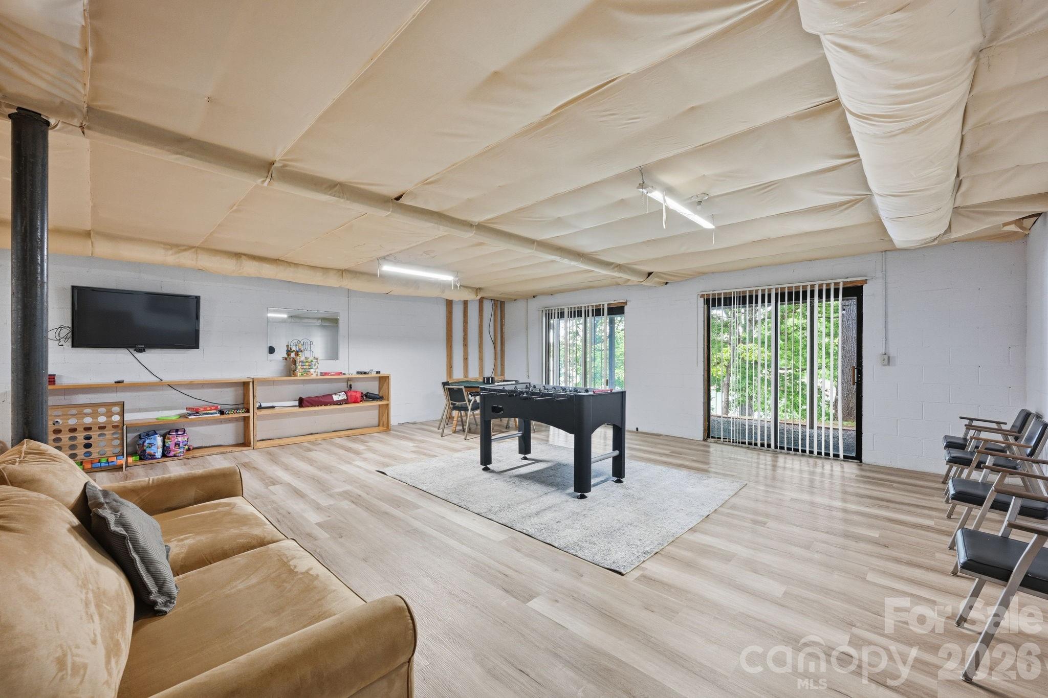 3779 Chevlot Hills Road