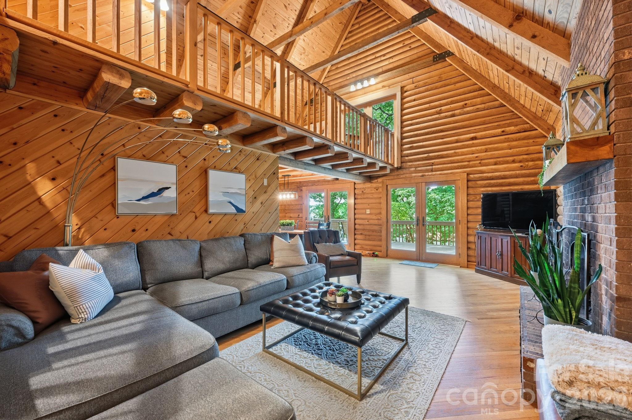 3779 Chevlot Hills Road