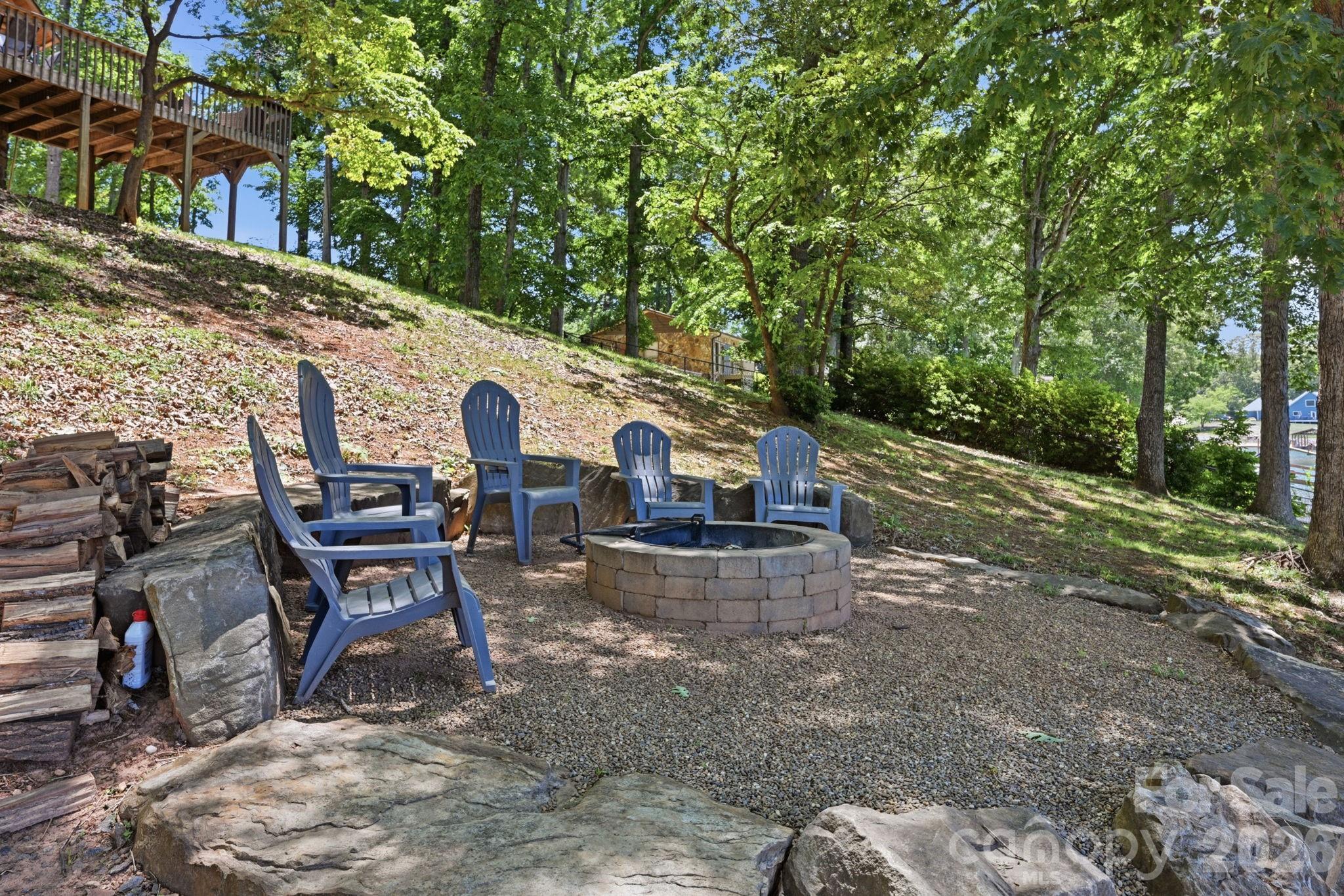 3779 Chevlot Hills Road