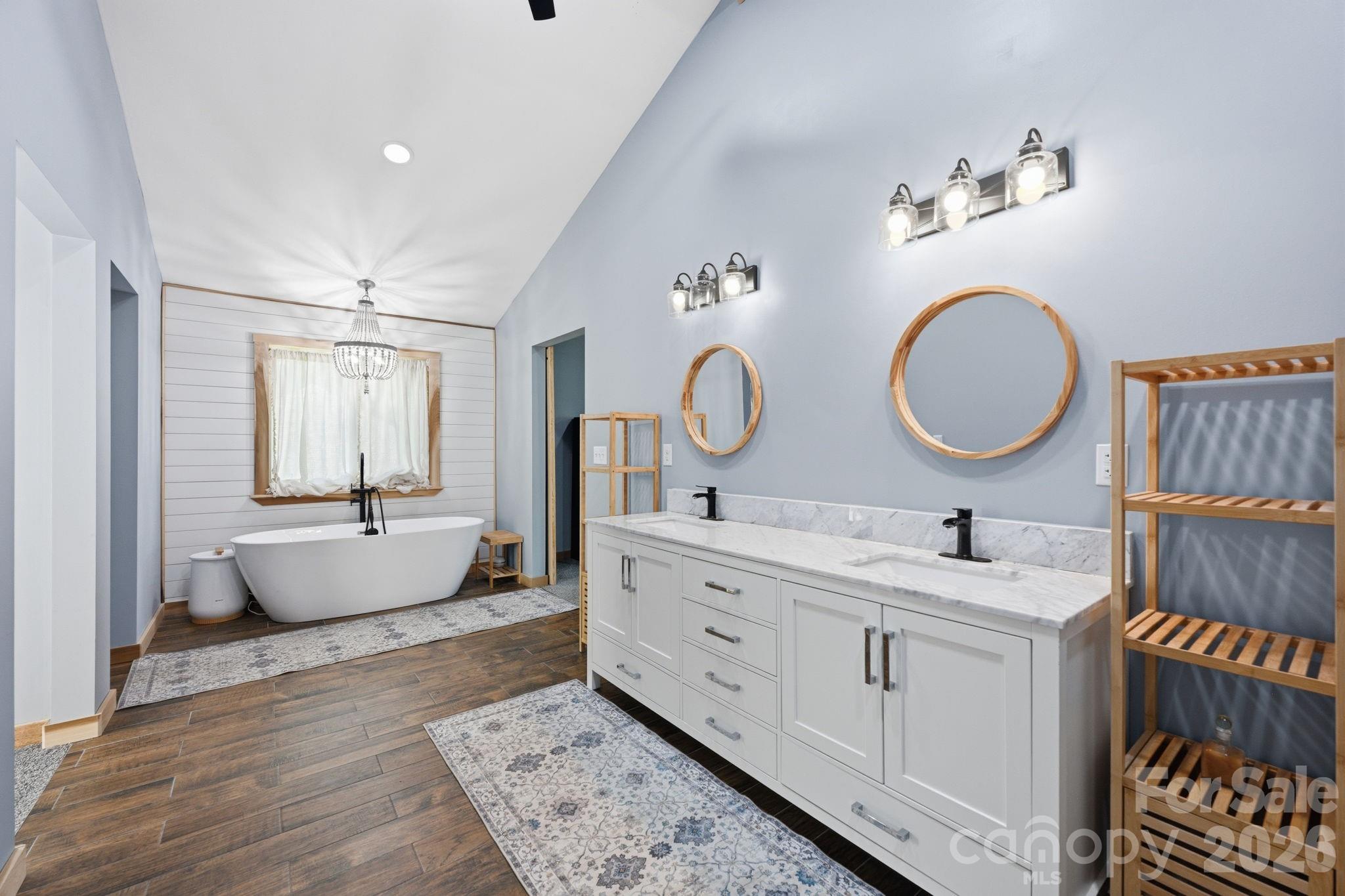 1367 Roundstone Road