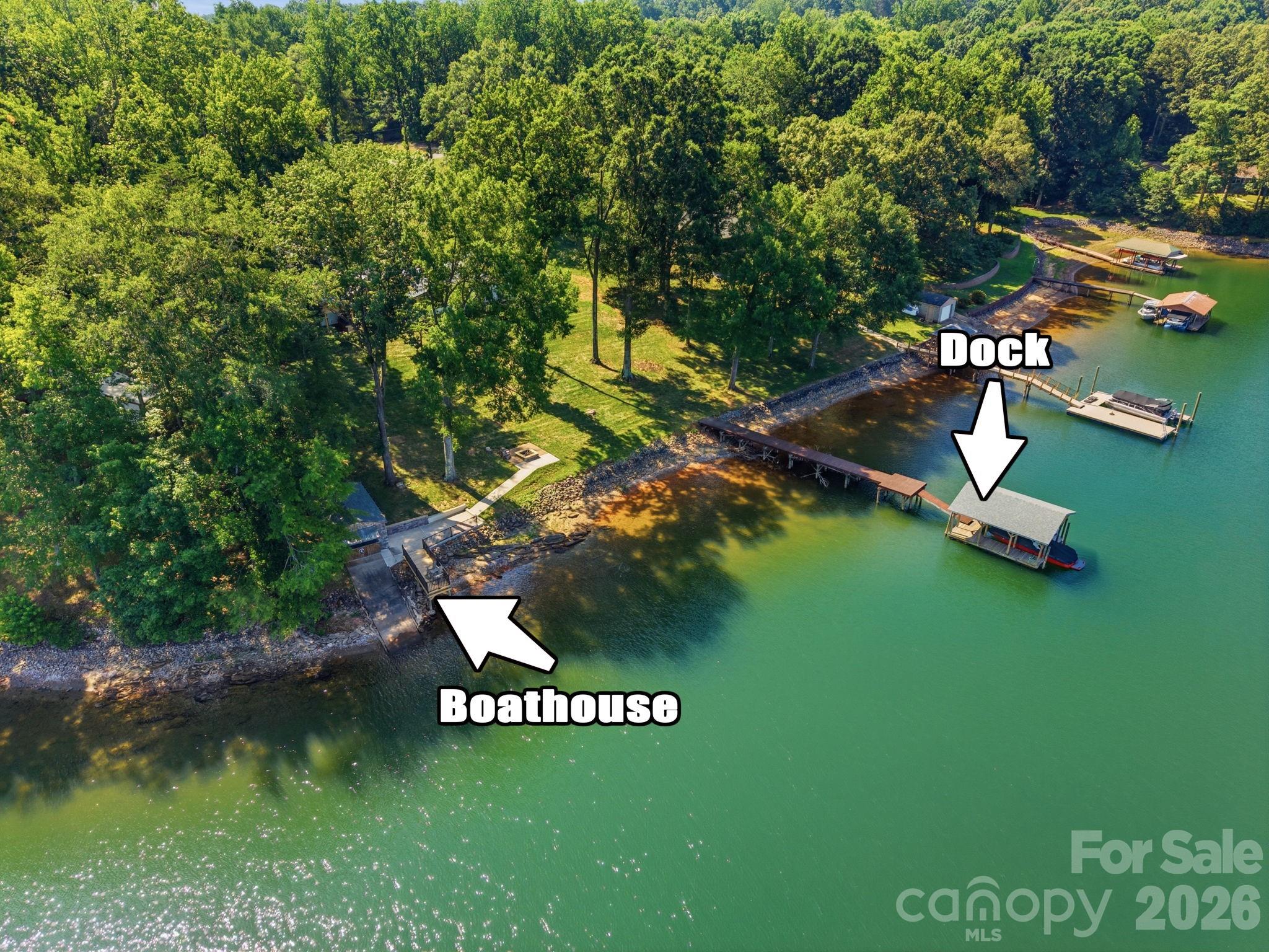 1367 Roundstone Road