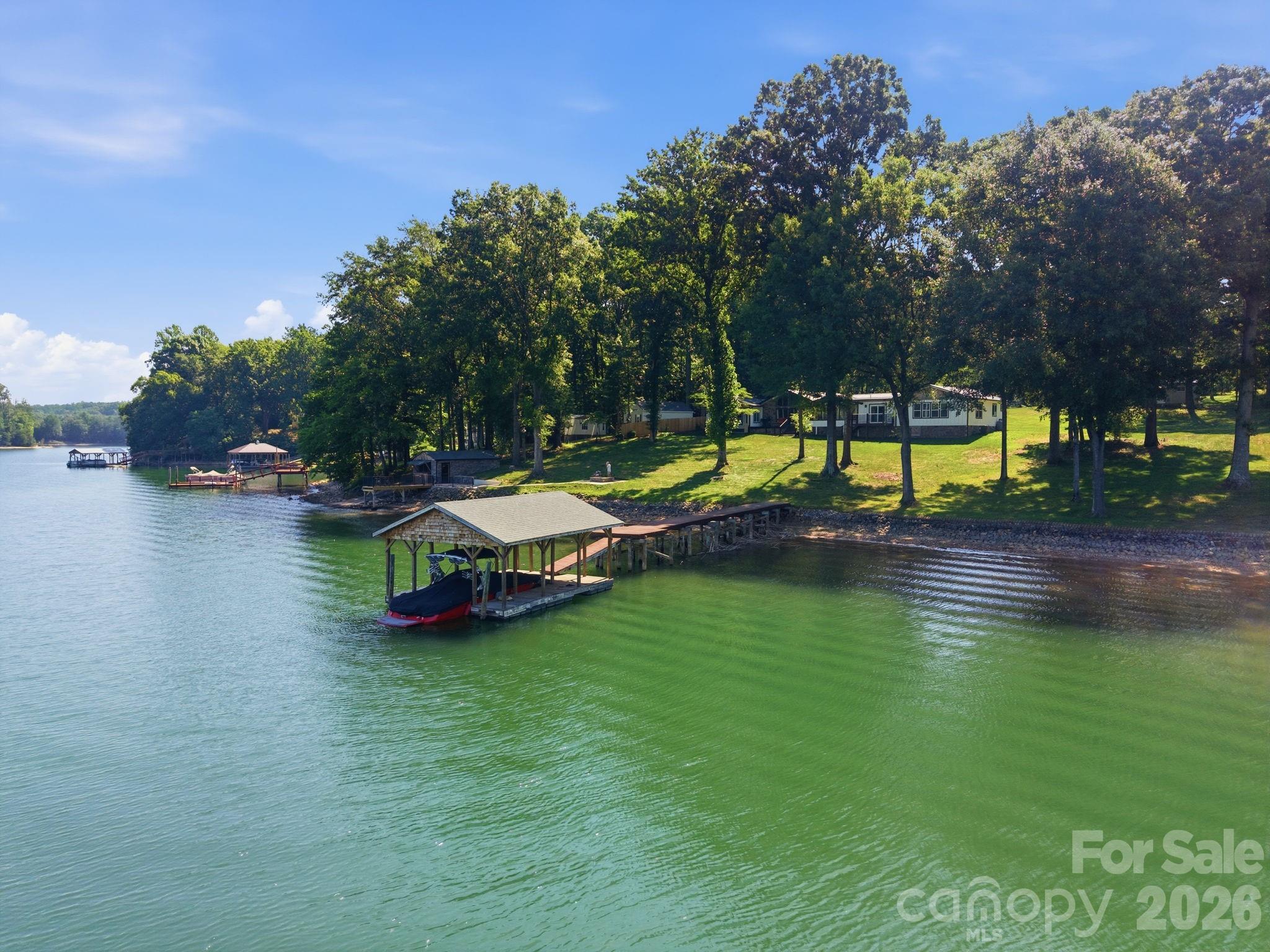 1367 Roundstone Road