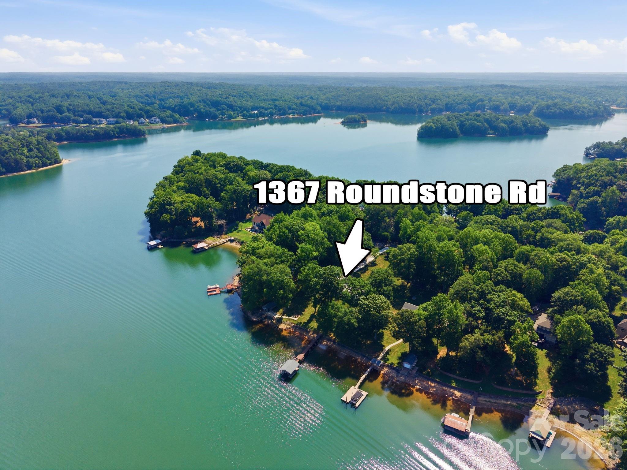 1367 Roundstone Road