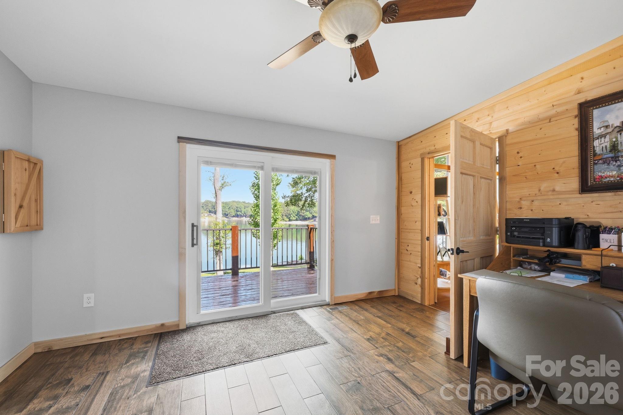 1367 Roundstone Road