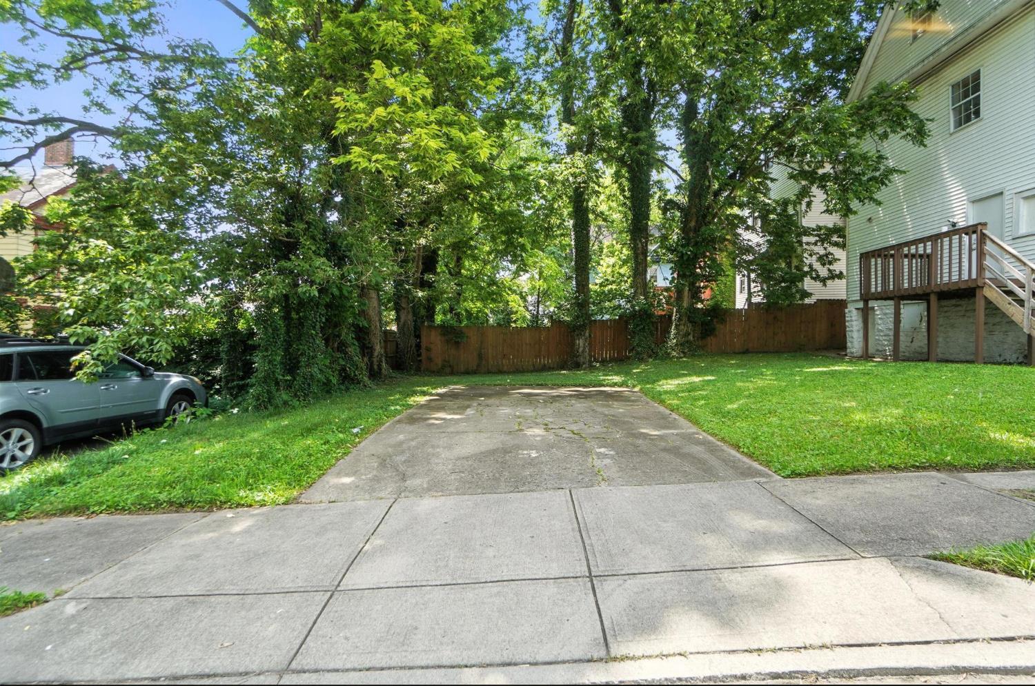 2322 Maplewood Avenue