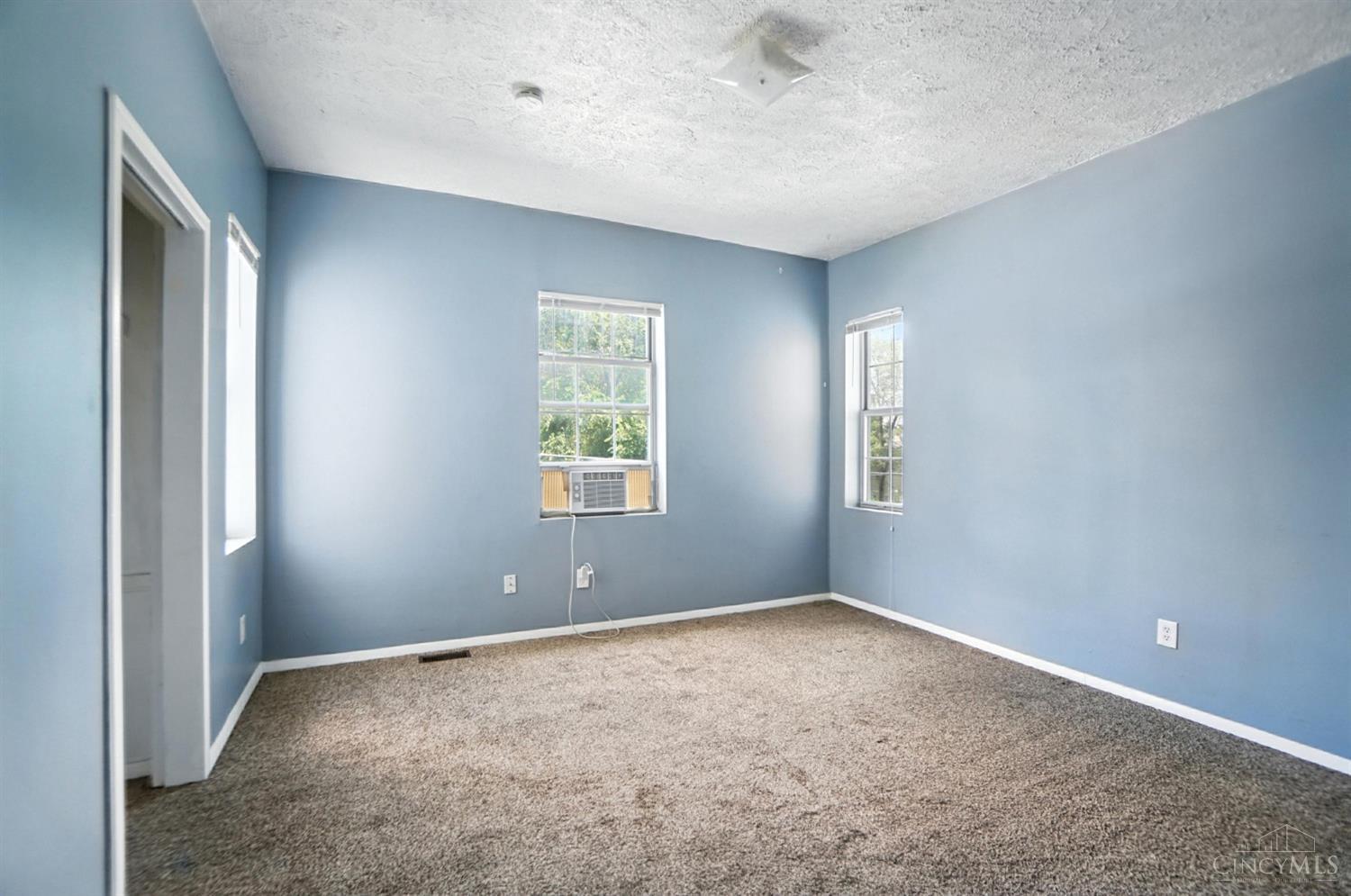 2322 Maplewood Avenue