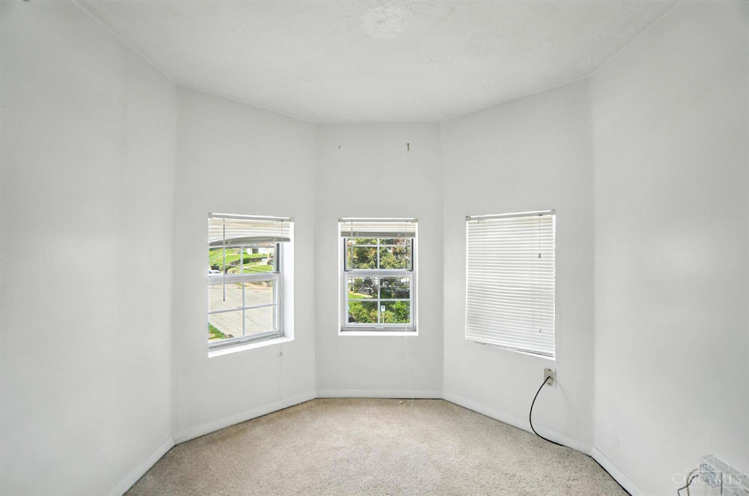 2322 Maplewood Avenue