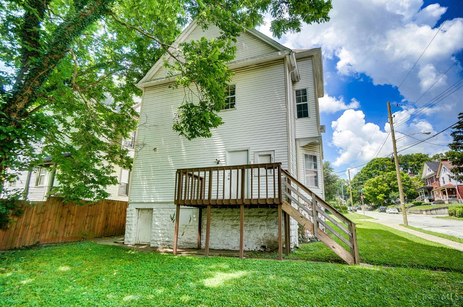 2322 Maplewood Avenue