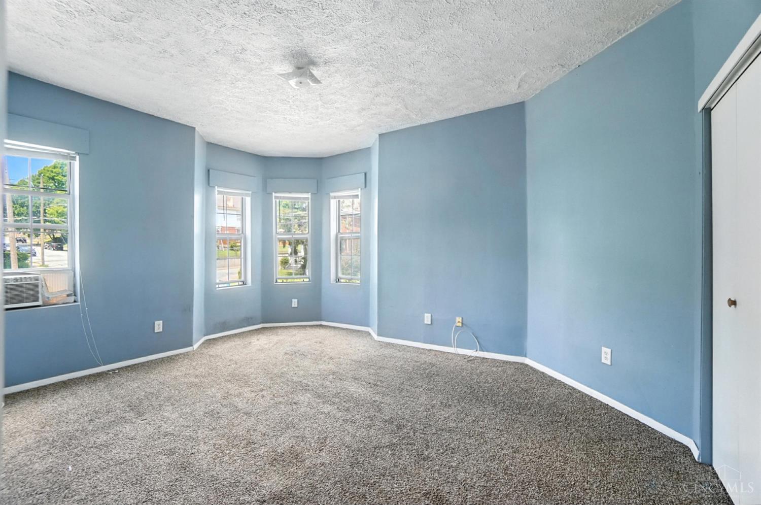 2322 Maplewood Avenue