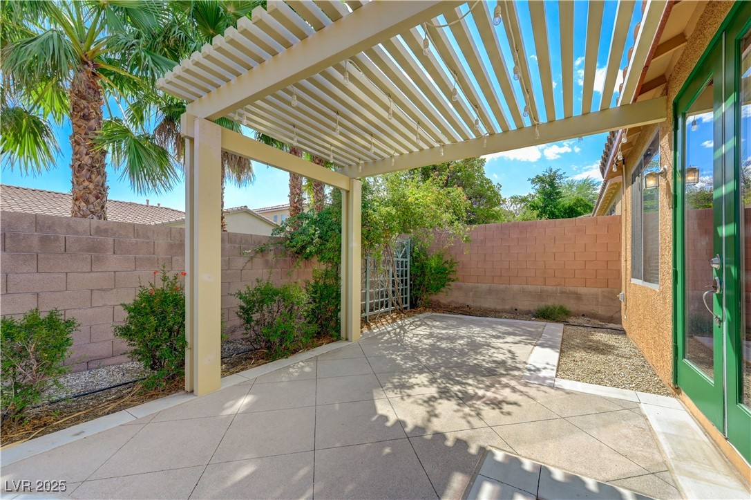9327 Oxbow Lake Avenue