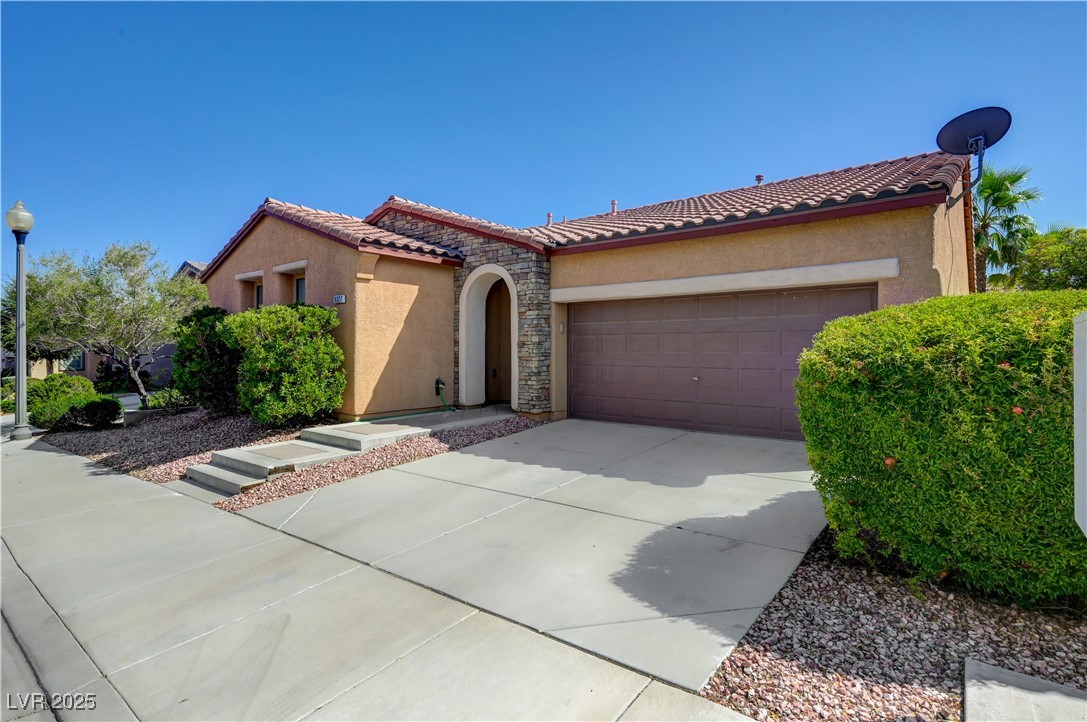 9327 Oxbow Lake Avenue