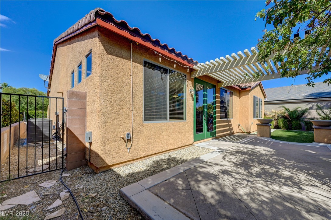 9327 Oxbow Lake Avenue