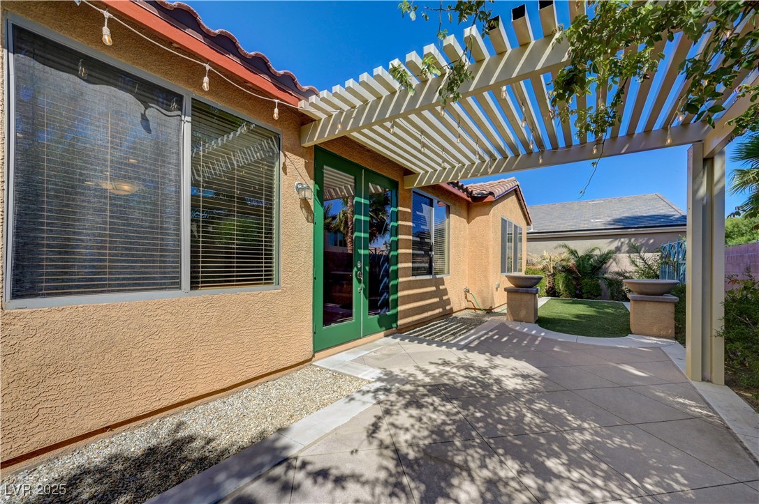9327 Oxbow Lake Avenue