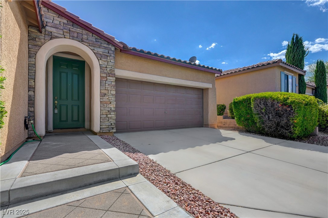 9327 Oxbow Lake Avenue
