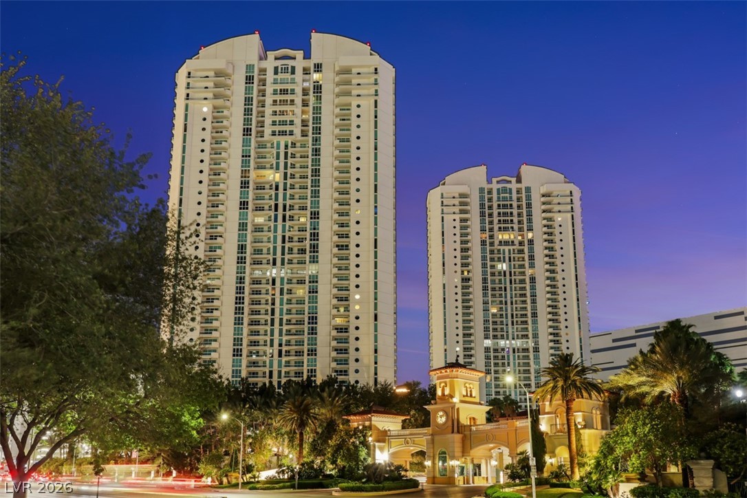 2857 Paradise Road 2006