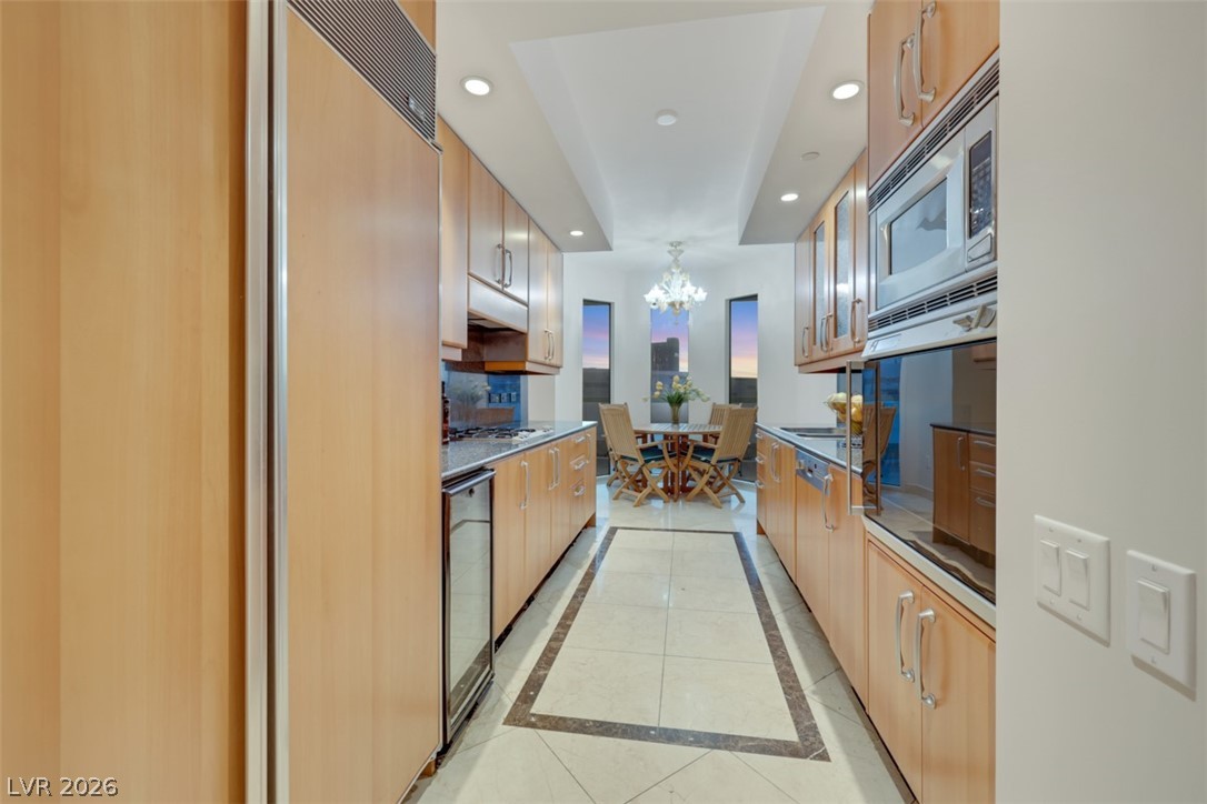 2857 Paradise Road 2006
