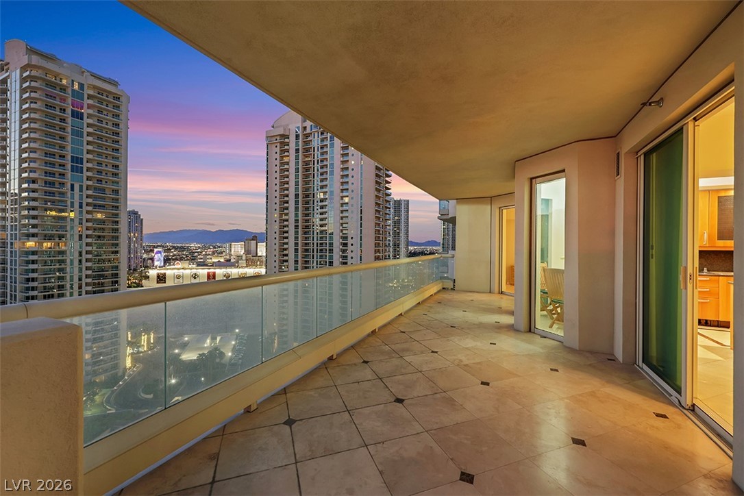 2857 Paradise Road 2006