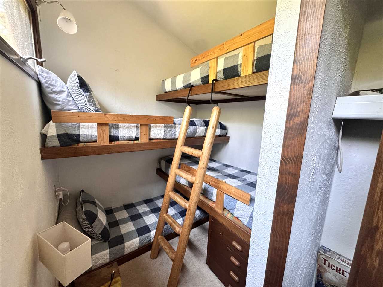 1937 Limberlost Lane