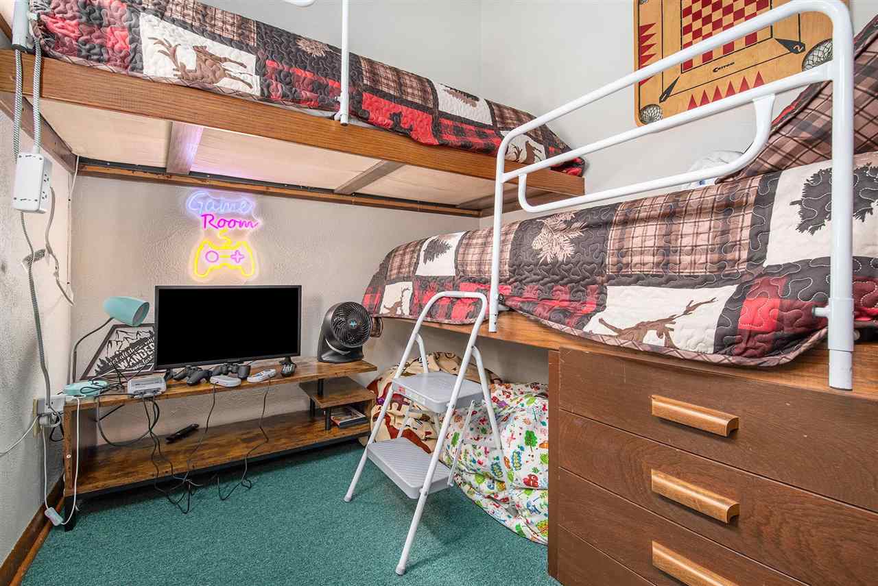 1935 Limberlost Lane