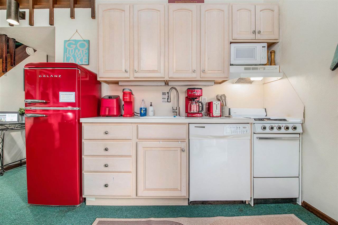 1935 Limberlost Lane