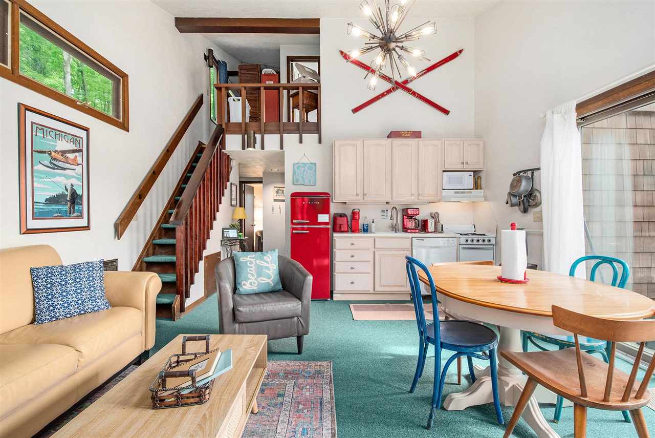 1935 Limberlost Lane