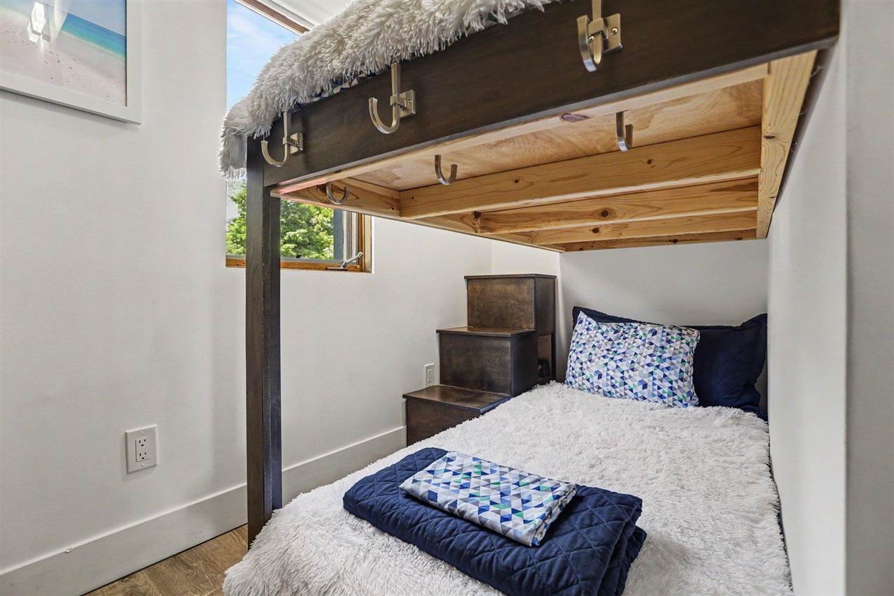 506 N Lake Unit: 11